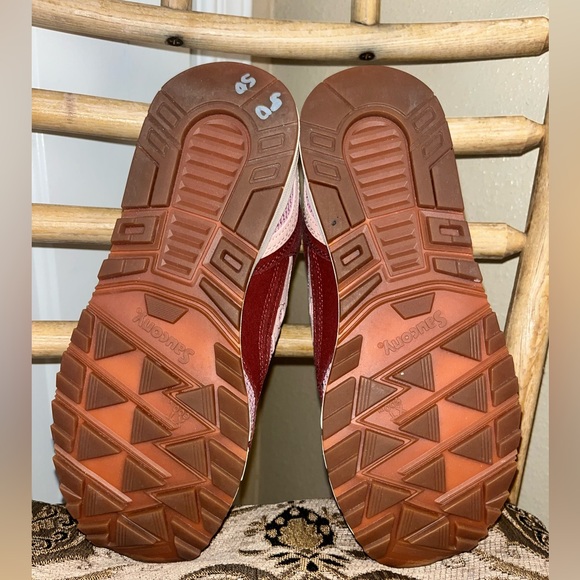 Saucony Women’s shoes - Picture 4 of 4